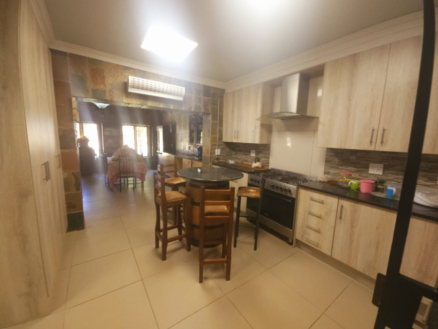 To Let 4 Bedroom Property for Rent in Hartbeespoort Rural North West